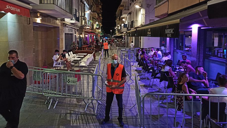 Sitges planteja fer una prova pilot amb els locals del carrer del Pecat en horari nocturn