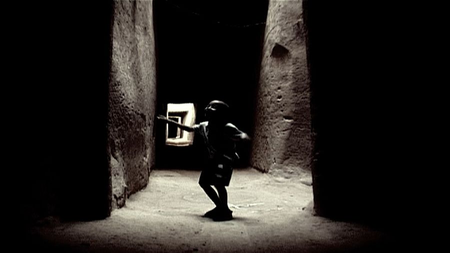 La obra de Toni Serra, Al Barzaj, en Metrópolis