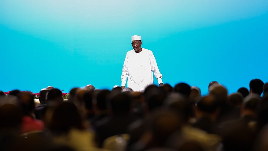 El presidente del Chad, Idriss Deby, ofrece un discurso en el Foro de Cooperación África-China