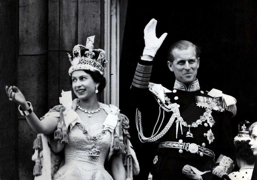 La coronación de Isabel II, junto al duque de Edimburgo, 1953
