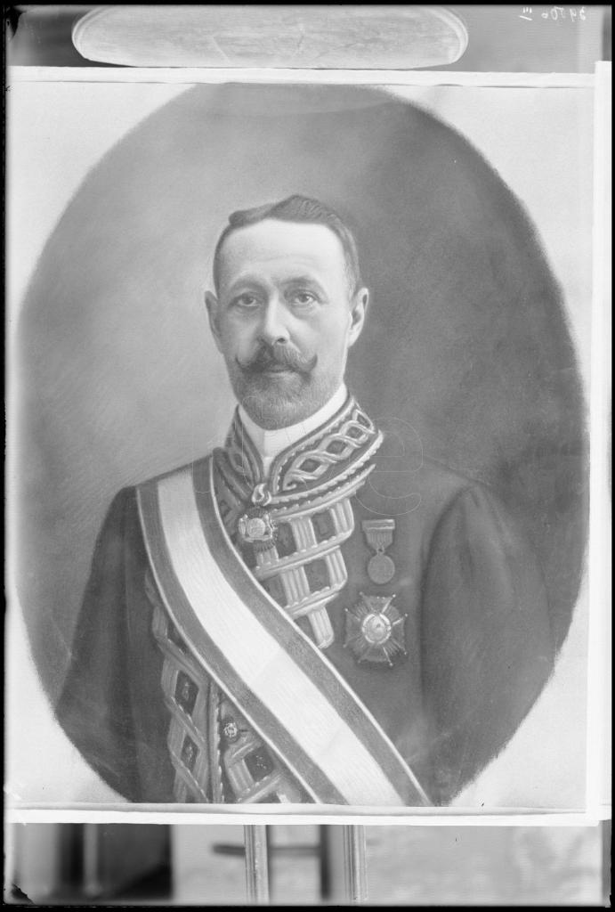 REPRODUCCION DE UN CUADRO CON UN HOMBRE VESTIDO CON UN UNIFO