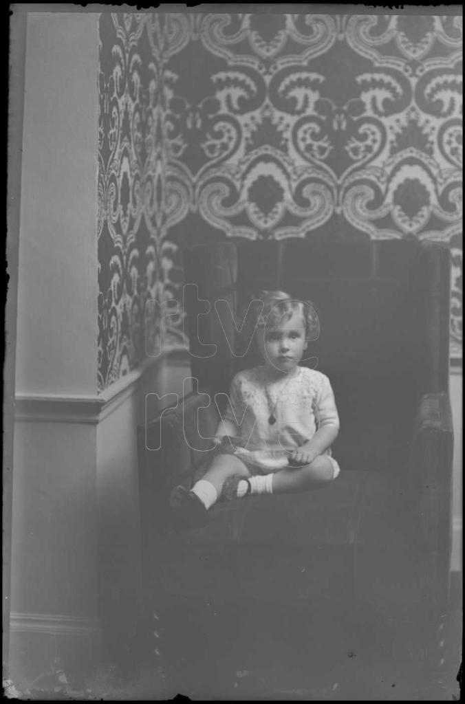 INFANTE ALFONSO DE ORLEANS Y BORBON, DE NI&Ntilde;O