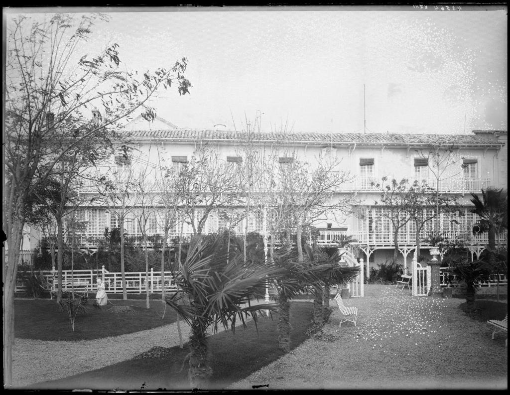 FACHADA DE UN EDIFICIO