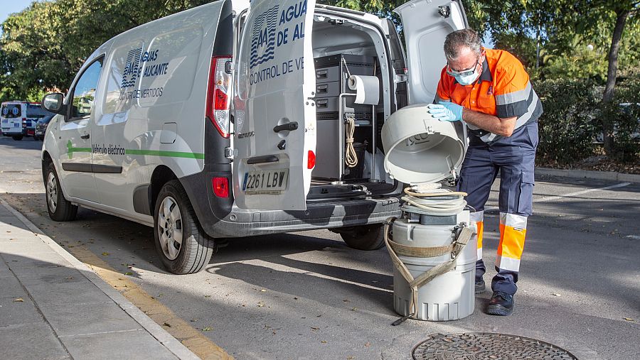 Las aguas residuales se analizan en todos los barrios de la ciudad y siempre a la misma hora