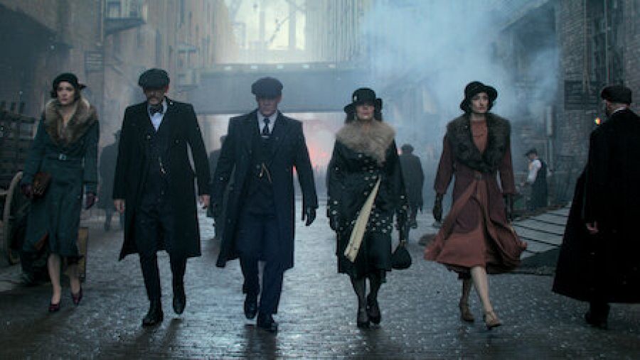 'Peaky Blinders' es una famosa serie sobre estos pandilleros de la plataforma Netflix.