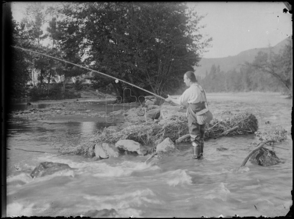 HOMBRE PESCANDO