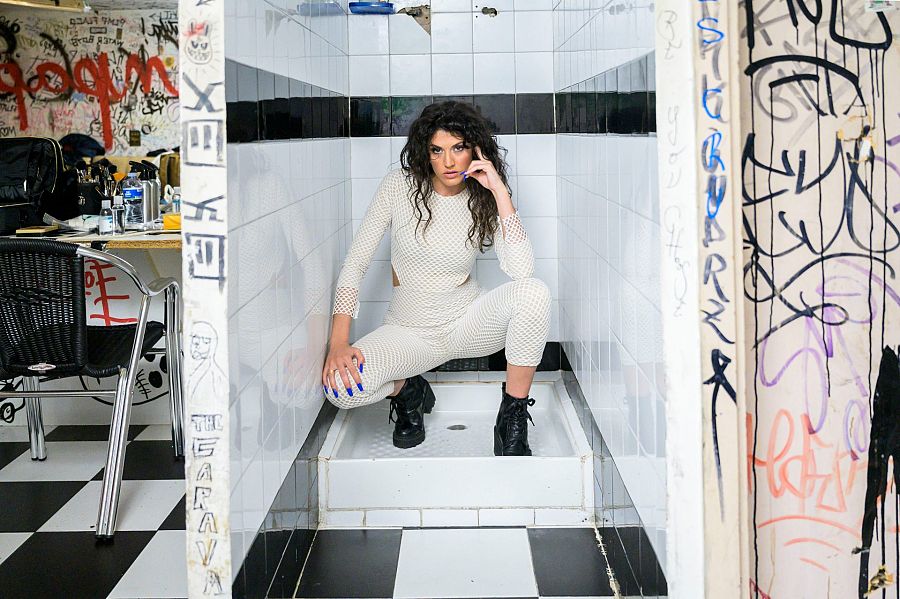 Queralt Lahoz dins d'un camerino de la sala upload