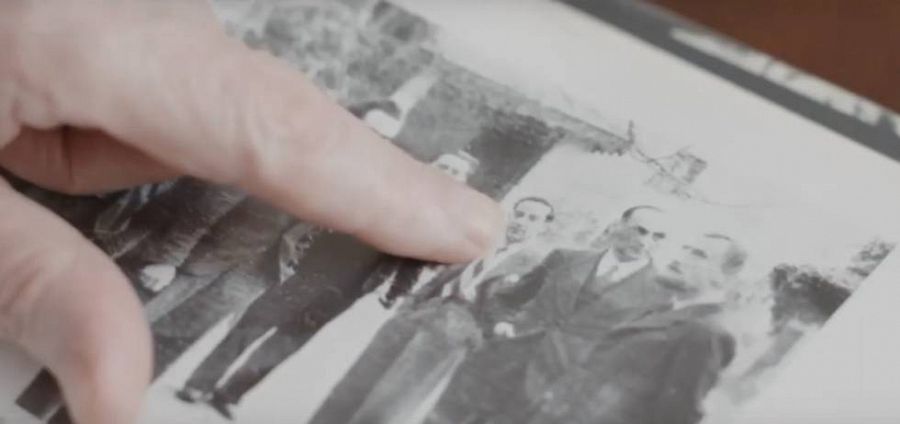 Fotograma del documental `Equipo D Los códigos olvidados¿ en el que Luis Ballarín identifica a su tío José Antonio Camazón.