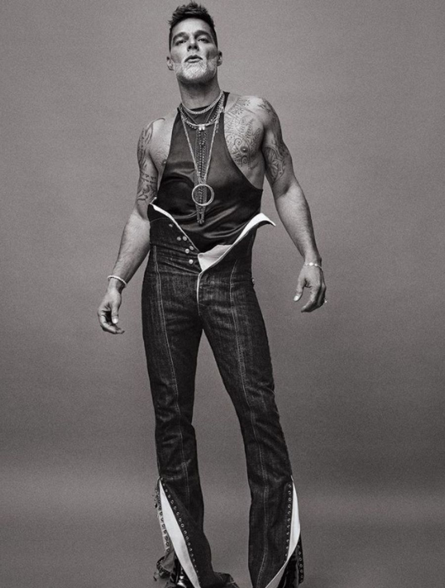 Ricky Martin con un estilismo de Douglas VanLaningham para Scho¿n! Magazine