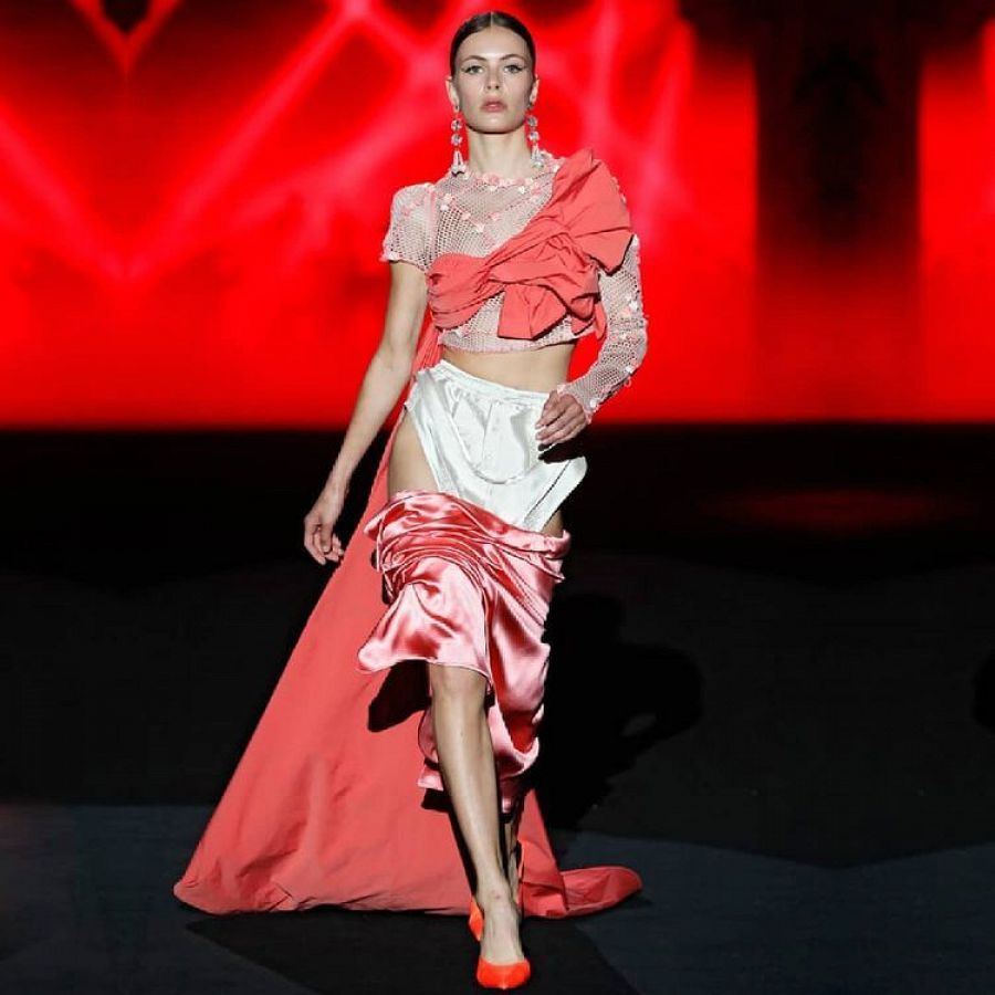 La modelo Lydia-Angel Beach con el vestido de Guillermo Décimo