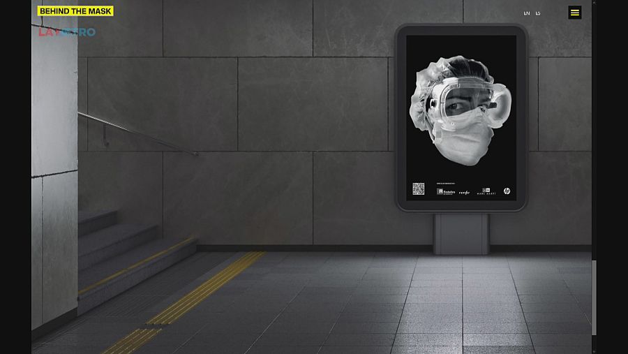 Cartell en una parada de metro de la campanya Behind the mask