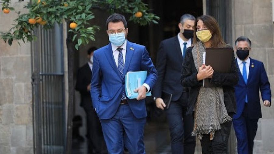 Pere Aragonès i Meritxell Budó després de celebrar la reunió de Govern