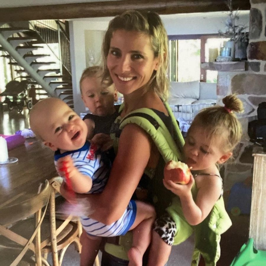 Elsa Pataky junto a sus tres hijos