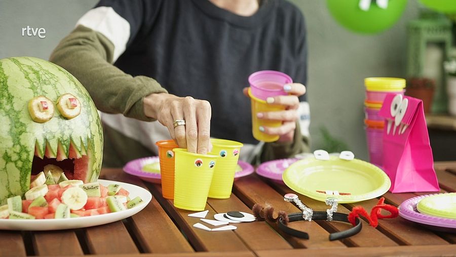 María Resuelve con María Castro: Decoración monstruosa: todo debe llevar ojos y dientes