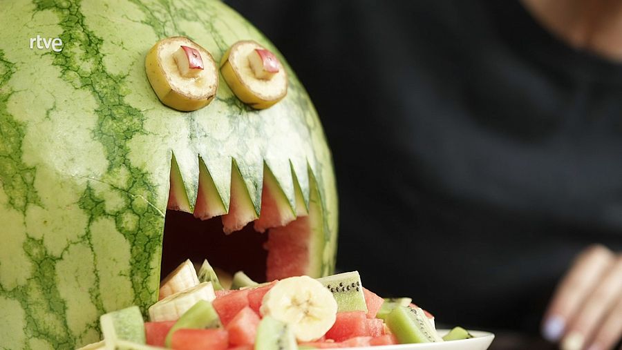 María Resuelve con María Castro: Decoración monstruosa: merienda de miedo y... saludable