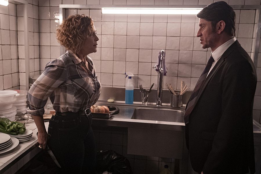 Landa y Laura en la cocina