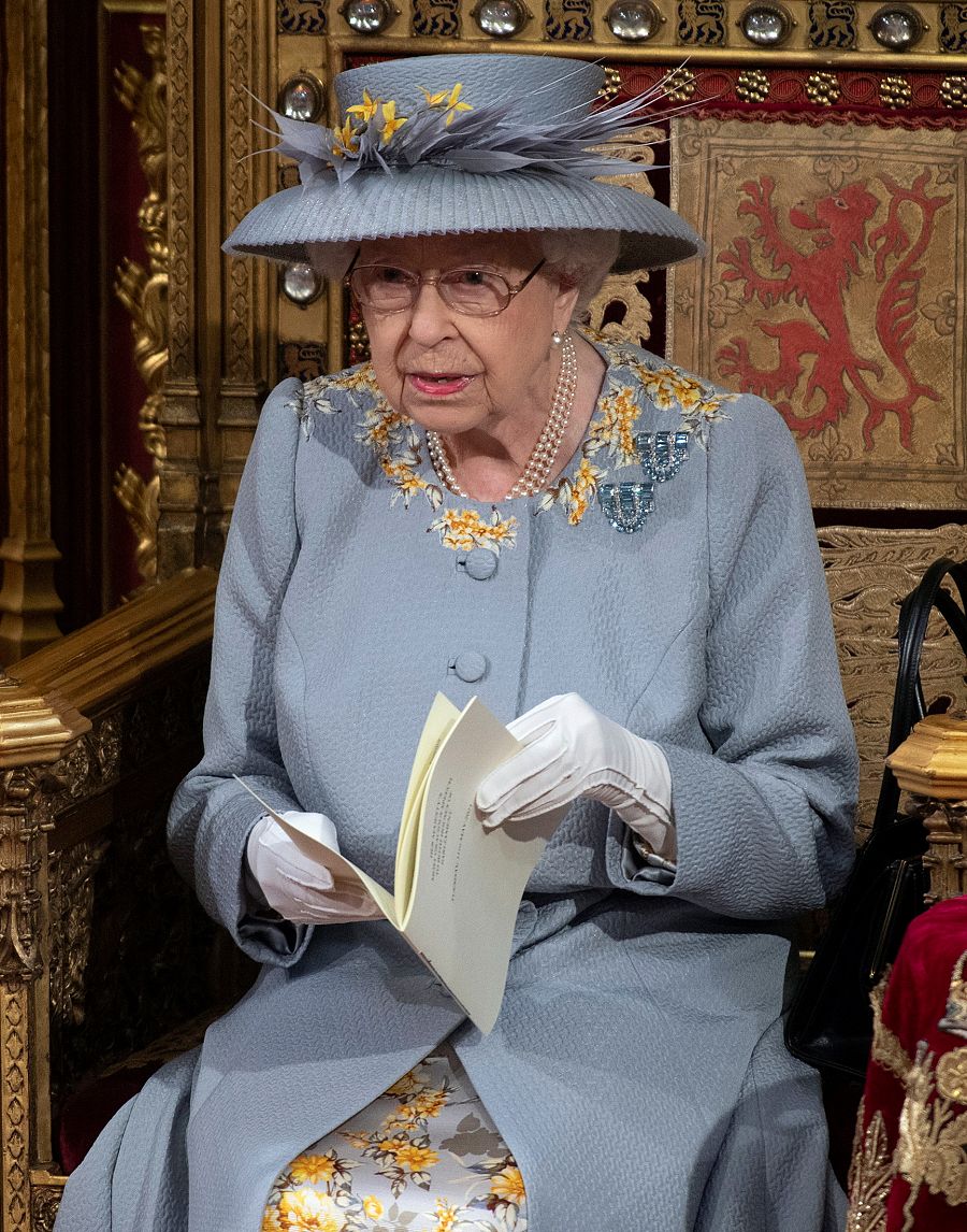 La reina Isabel II preside su primer acto oficial tras la muerte del Duque de Edimburgo