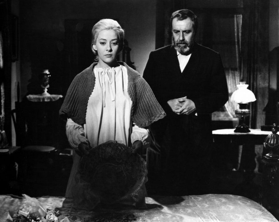 Silvia Pinal y Fernando Reyes en 'Viridiana' (1961)