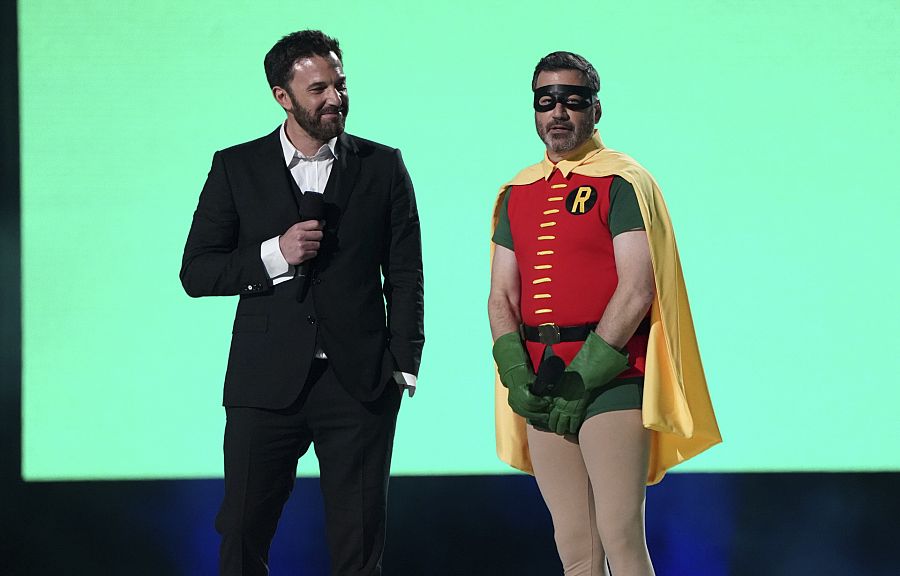 Ben Affleck junto a Jimmy Kimmel vestido de Robin