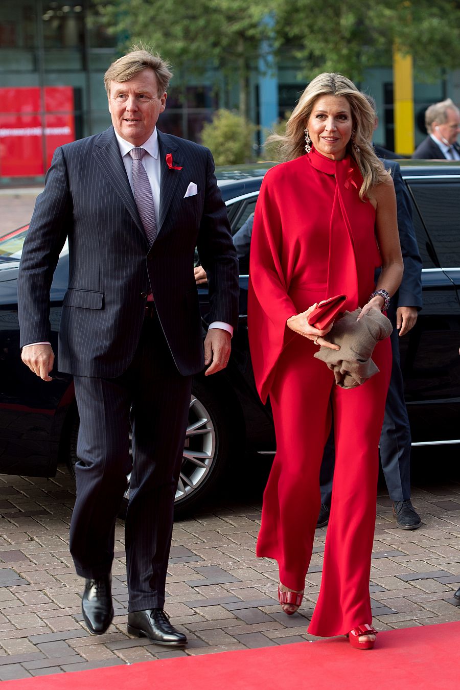 El rey Guillermo y la reina Máxima de los Países Bajos en Amsterdam durante el memorial de las víctimas del sida