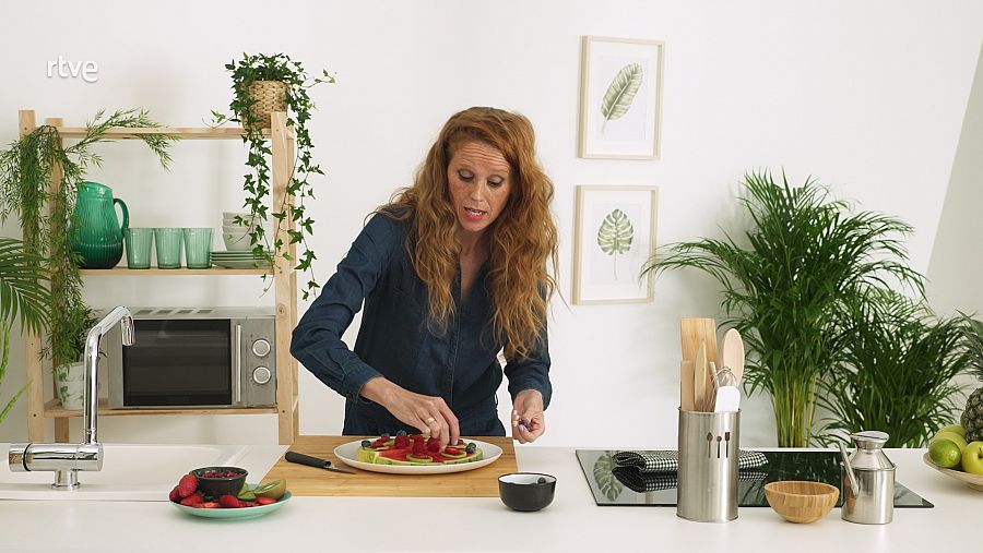 María Resuelve con María Castro: Meriendas saludables y divertidas. Una sandia puede ser una buena base de pizza