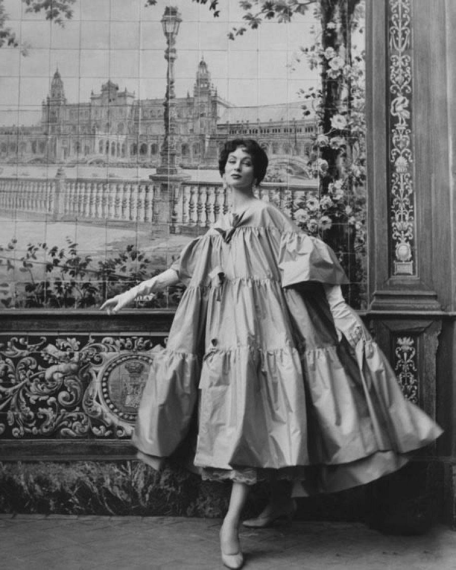 Suzy Parker en el tablao Villa Rosa. Fotografía: Henry Clarke. Vestido: Pertegaz.