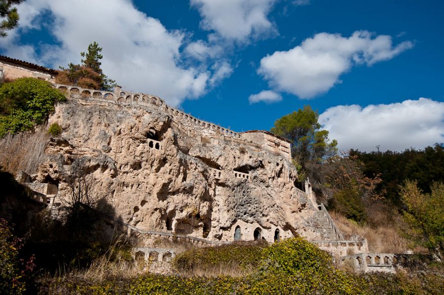 Cívica, una aldea excavada en la roca