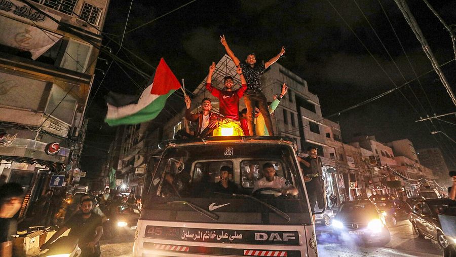 Palestinos celebran como una victoria el alto el fuego pactado entre Israel y Hamás en Gaza. EFE/EPA/HAITHAM IMAD