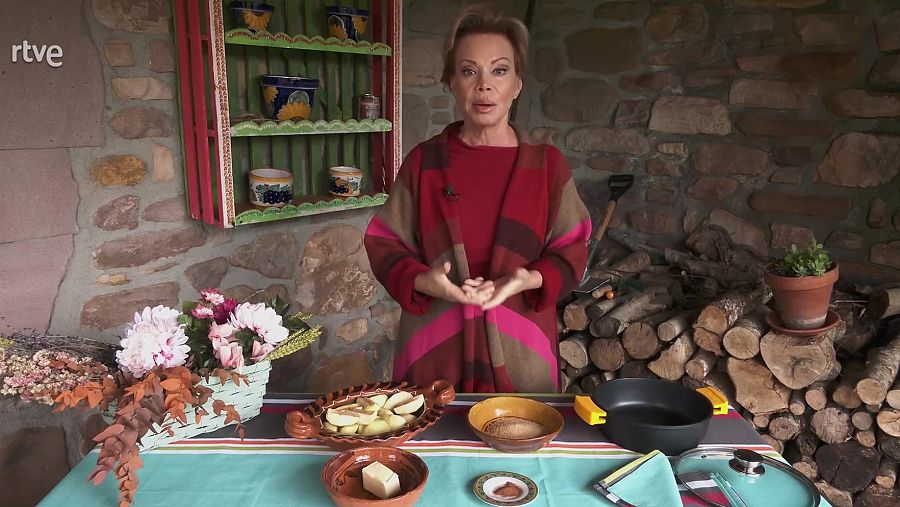 Paloma San Basilio nos va a contar la historia de esa tarta, mientras nos enseña a cocinarla