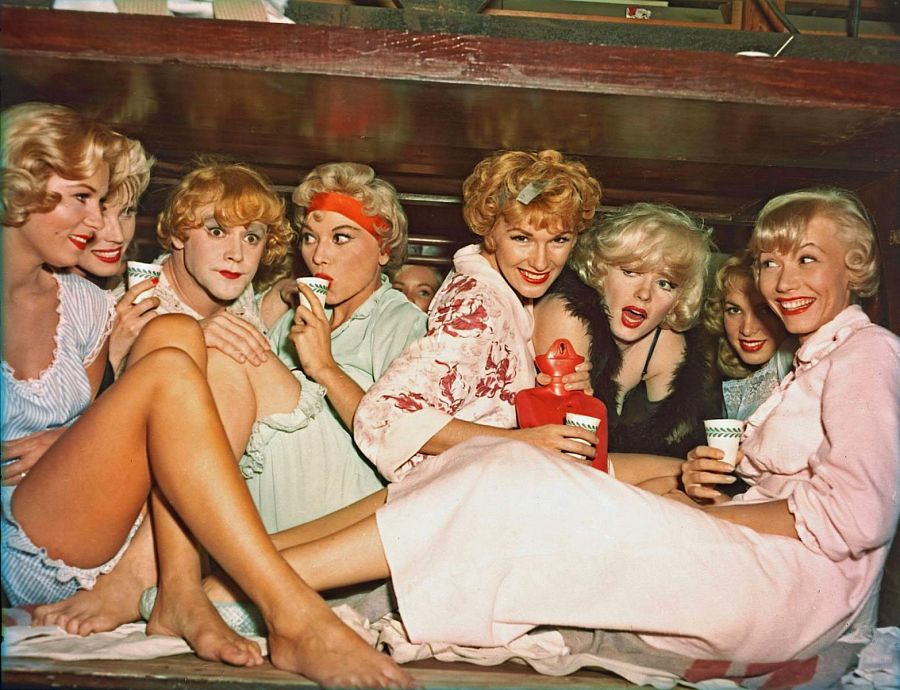 Escena 'Con faldas y a lo loco' (1959)