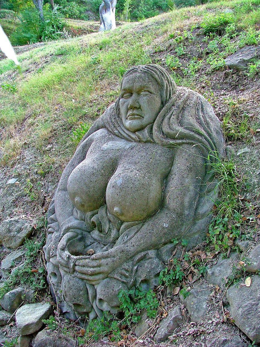 Rutas Bizarras - Bosque erótico