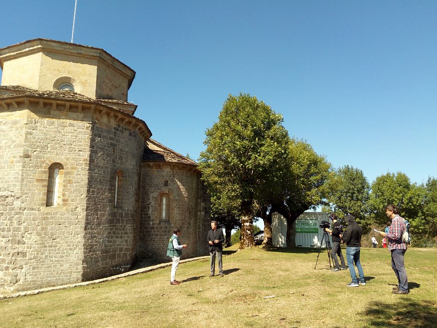 El equipo de Guardianes del Patrimonio rodando el capítulo Operación Retablo en Navarra