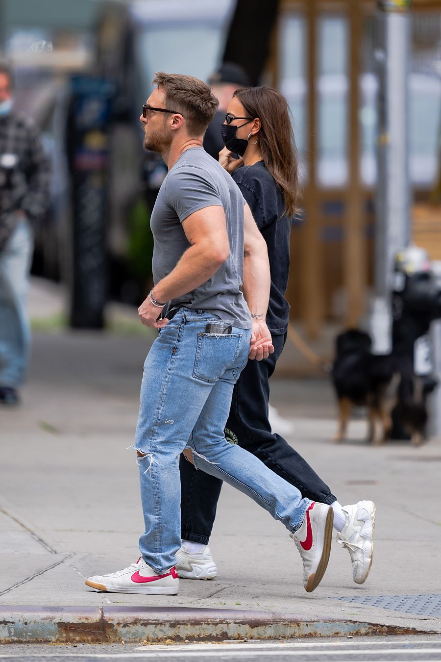 Irina Shayk con un hombre misterioso en Nueva York