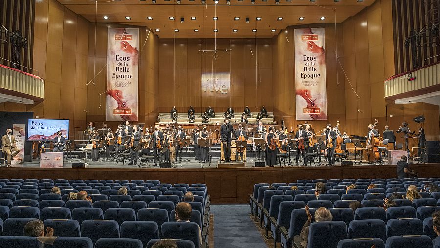 Pablo González y la Orquesta RTVE en la presentación de la temporada 2021/2022