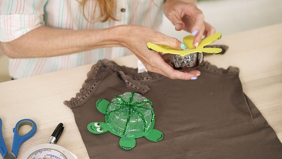 María Resuelve con María Castro ¿ Disfraces Marinos- Camiseta de tortugas sonrientes