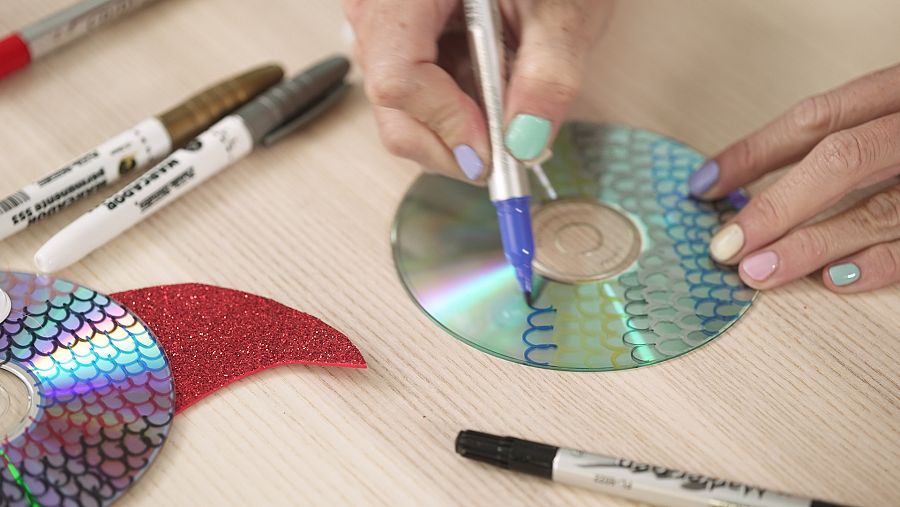 María Resuelve con María Castro ¿ Disfraces Marinos. Utilizamos elementos reciclados