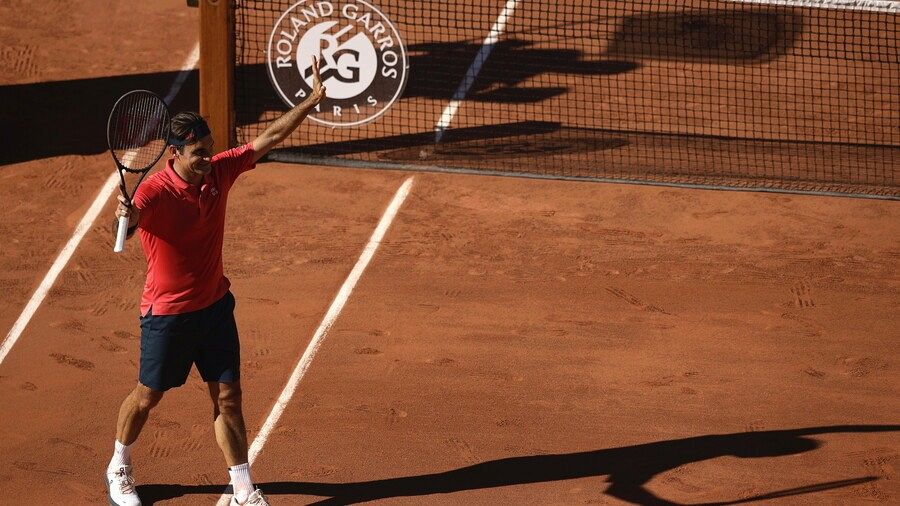 El tenista suizo Roger Federer, tras su victoria ante Istomin en Roland Garros.