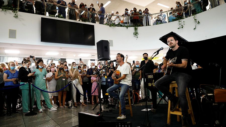 Concierto de Aviv Geffen en el hospital Ichilov (Tel Aviv)