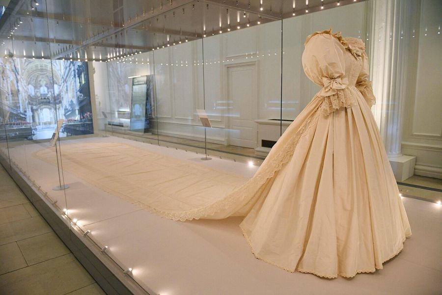 Así es el vestido de novia de Lady Di, y ya lo puedes ir a ver