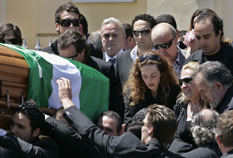 Rocío Carrasco en el funeral de su madre Rocío Jurado