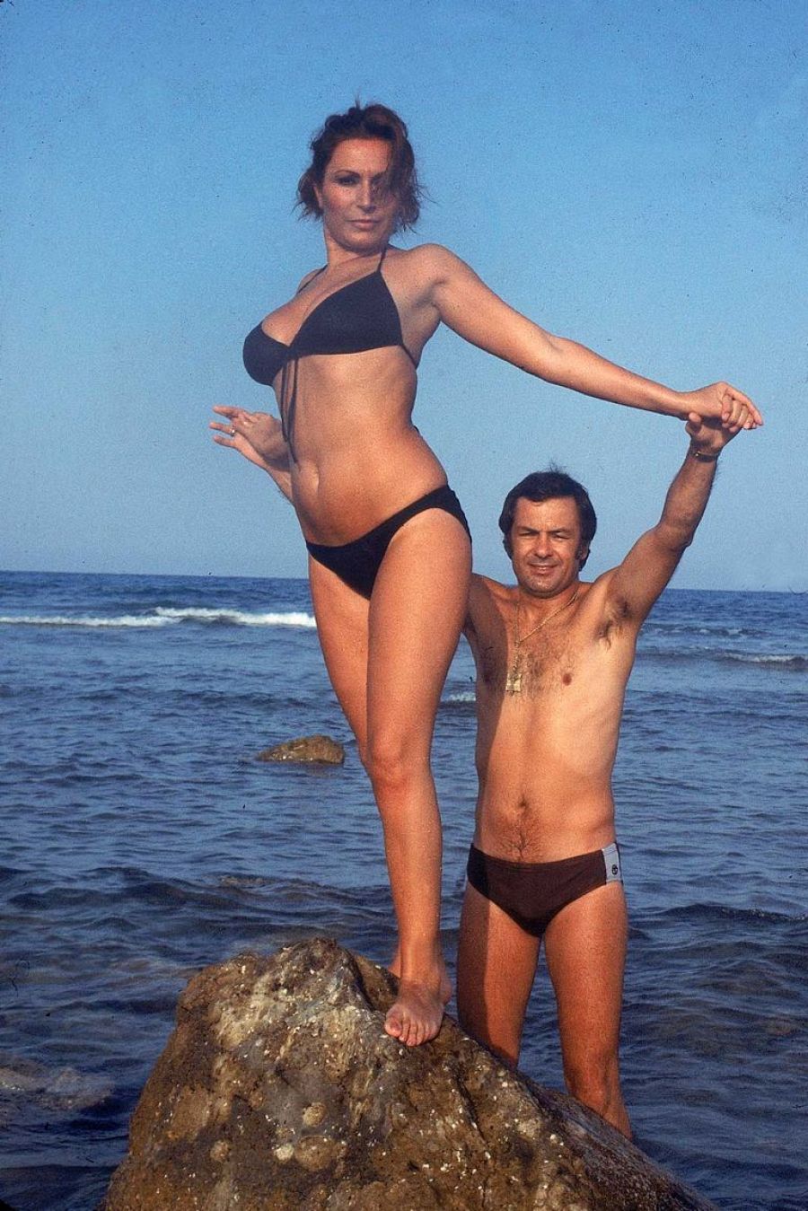 Rocío Jurado y Pedro Carrasco en la playa de Chipiona
