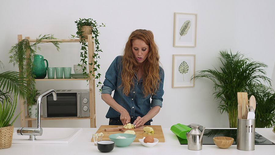 María Resuelve con María Castro - Microondas tu gran aliado - Tarta de Manzana