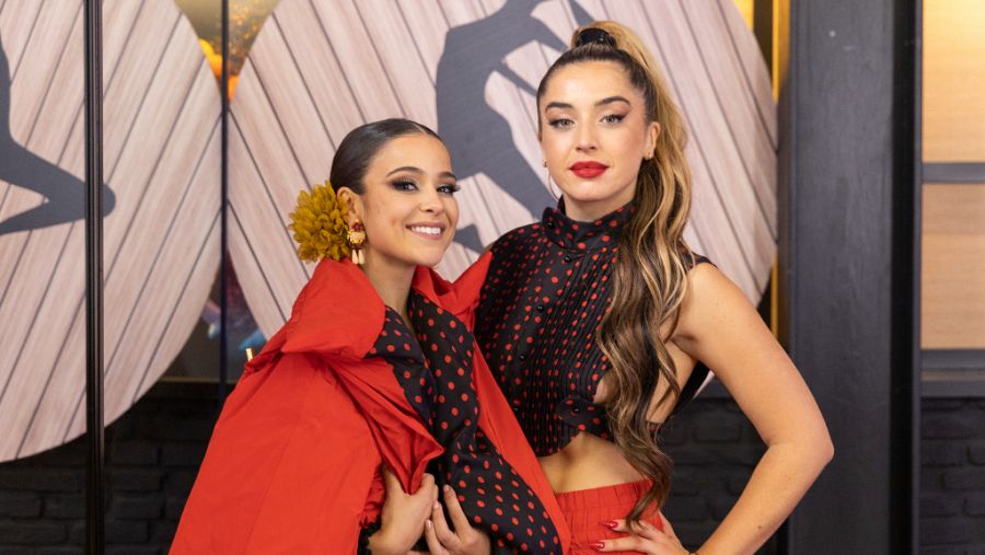 Macarena Ramírez, ganadora de 'The Dancer', junto a su capitana Lola Indigo