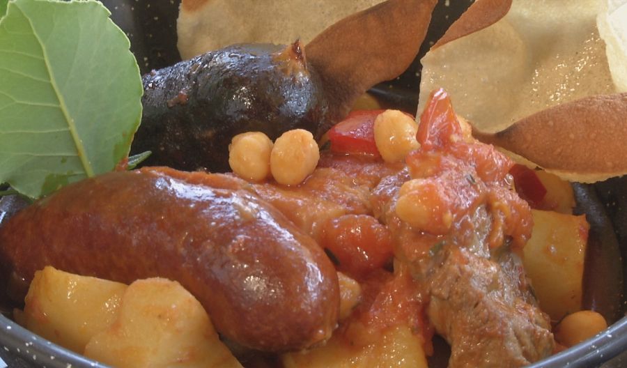 El plato elaborado por Max Chieppa: carrillada con garbanzos