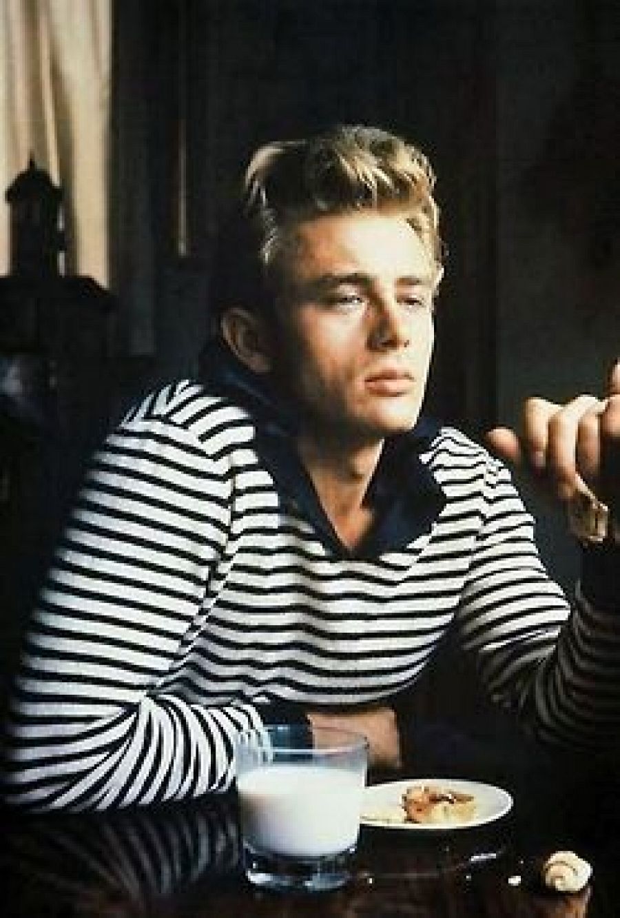 James Dean con camiseta bretón