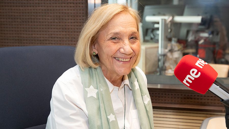 Paloma Escola fotografiada en los estudios de RNE