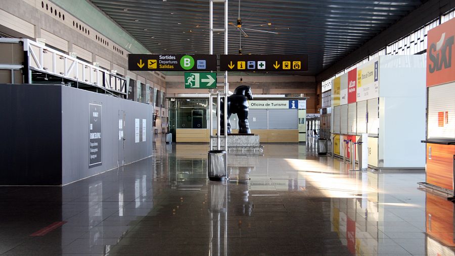 La Terminal 2 del Prat torna a recuperar l'activitat després de mig any tancada