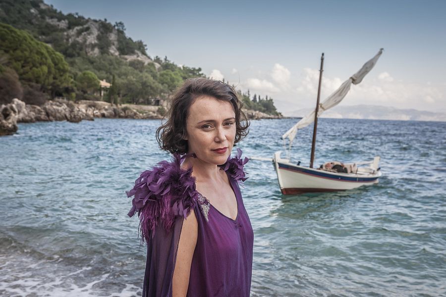 Louisa (Keeley Hawes), personaje de 'Los Durrell'