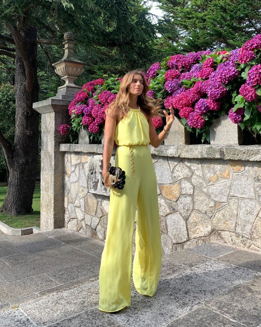 19 vestidos y monos de invitada de comunión: looks para triunfar