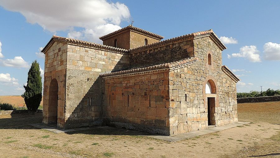 San Pedro de la Nave, en El Campillo, Zamora, una de las últimas construcciones de arte visigodo en España